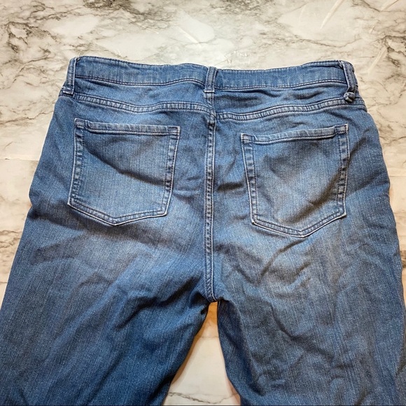 GAP Mid Rise Straight Leg Jeans Size 14 Medium Wash Stretch Denim Classic Fit - Picture 5 of 7